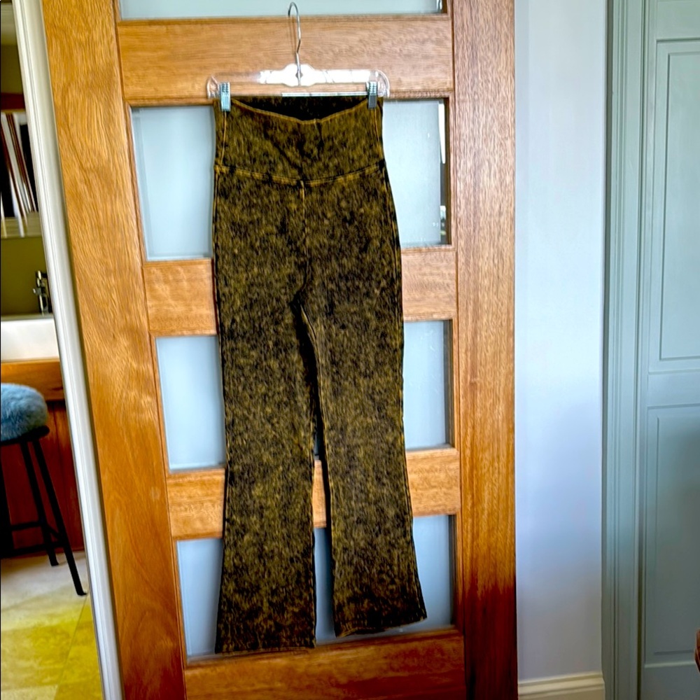 Stylish green patterned knit Women's Pants, top rolls over